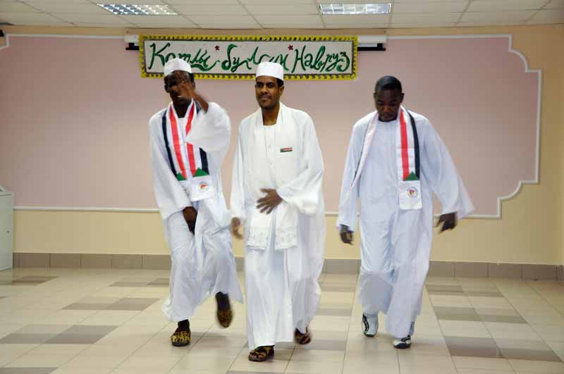 Суданский танец, Исам Мухамедрахман, Адель Адам и Мустафа Айман